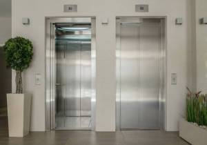 Омичи, проживающие на 1 этаже, могут рассчитывать на возмещение расходов за лифт